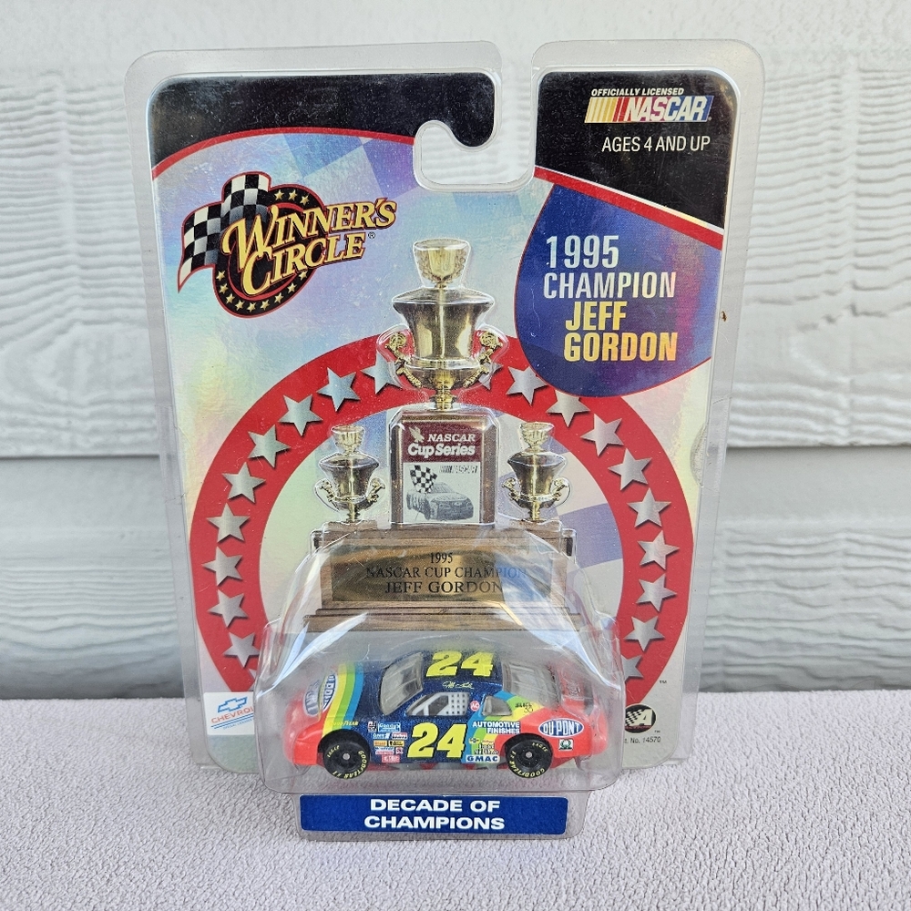 Winner's Circle 1995 Jeff Gordon #24 Dupont Decade of Champions 1:64 Diecast